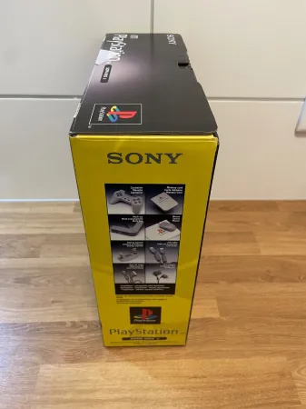 Sony PlayStation 1 Spielekonsole (SCPH-1002 - PAL) in NEU & OVP Sammler!